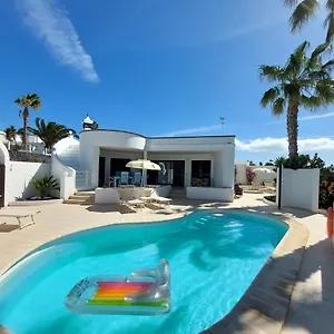 Sol Y Luna & Lanzarote Holidays - Heated Pool! Playa Blanca (Lanzarote)
