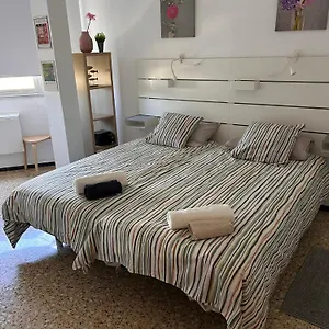  Bed and breakfast Sarah Kite Ii Vv, 2 España